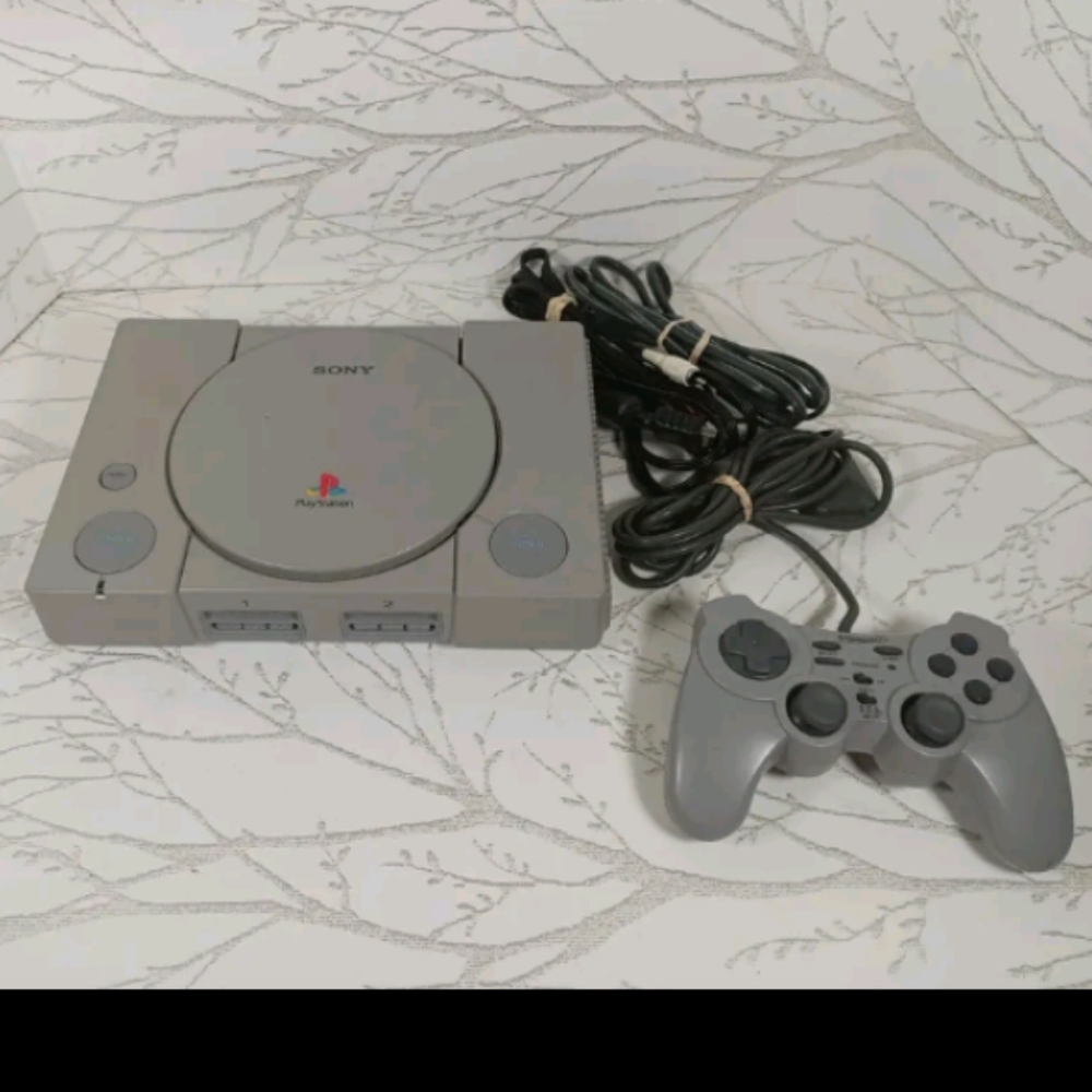 Sony PlayStation 1 Console PS1- SCPH-5501 W/ 1 Controller & Cables TESTED WORKS